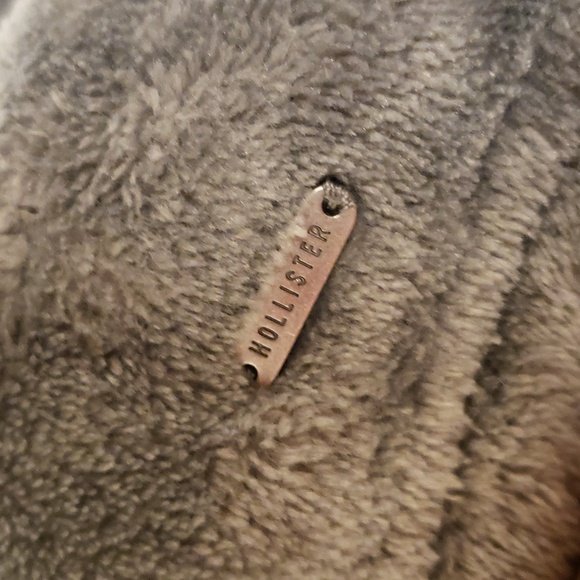 Hollister Pull over Fleece Sweater (M) - Picture 6 of 7